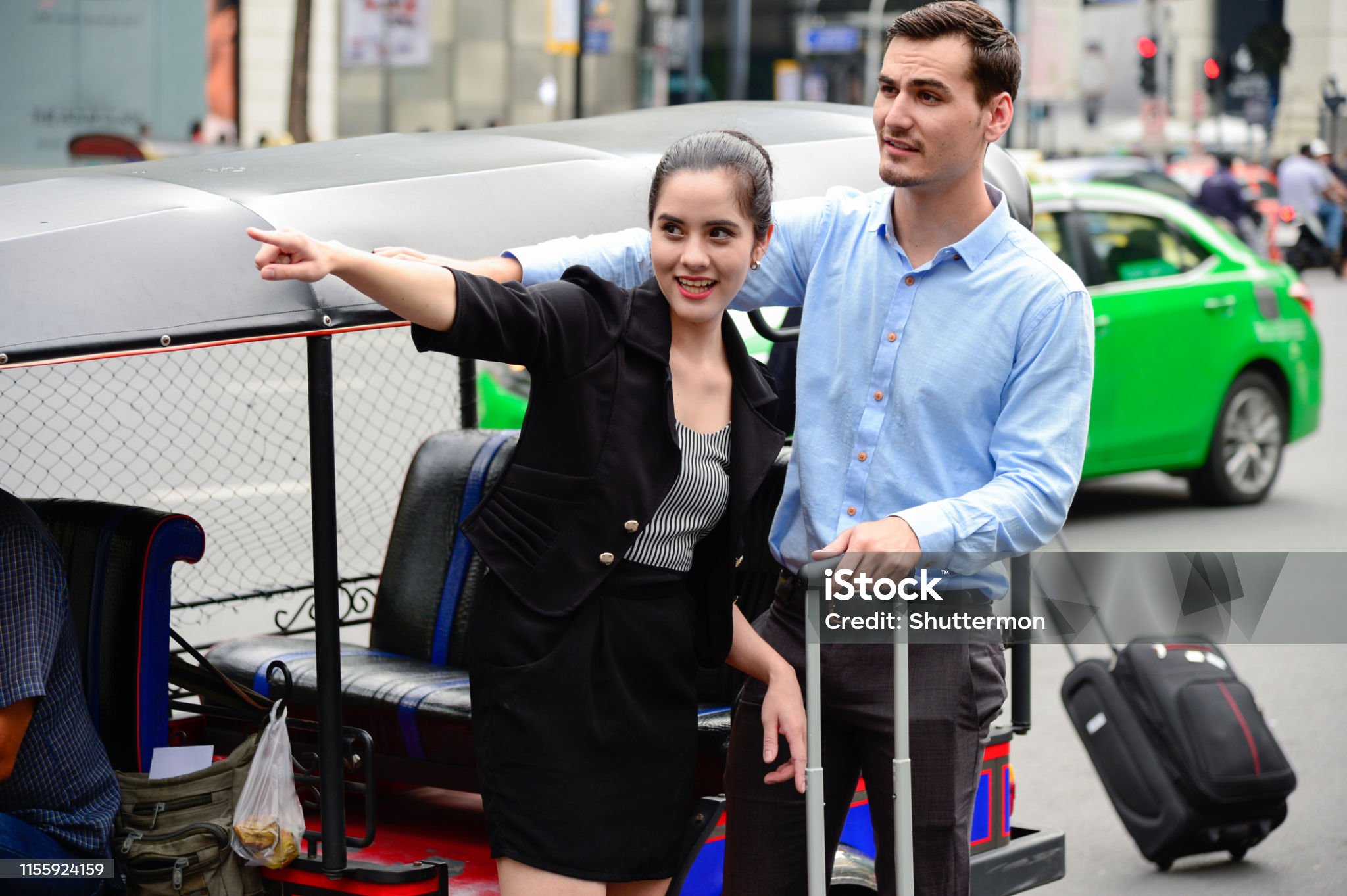 Why Choose Limo Service Over Uber for Airport Transportation in Greenville, NC?